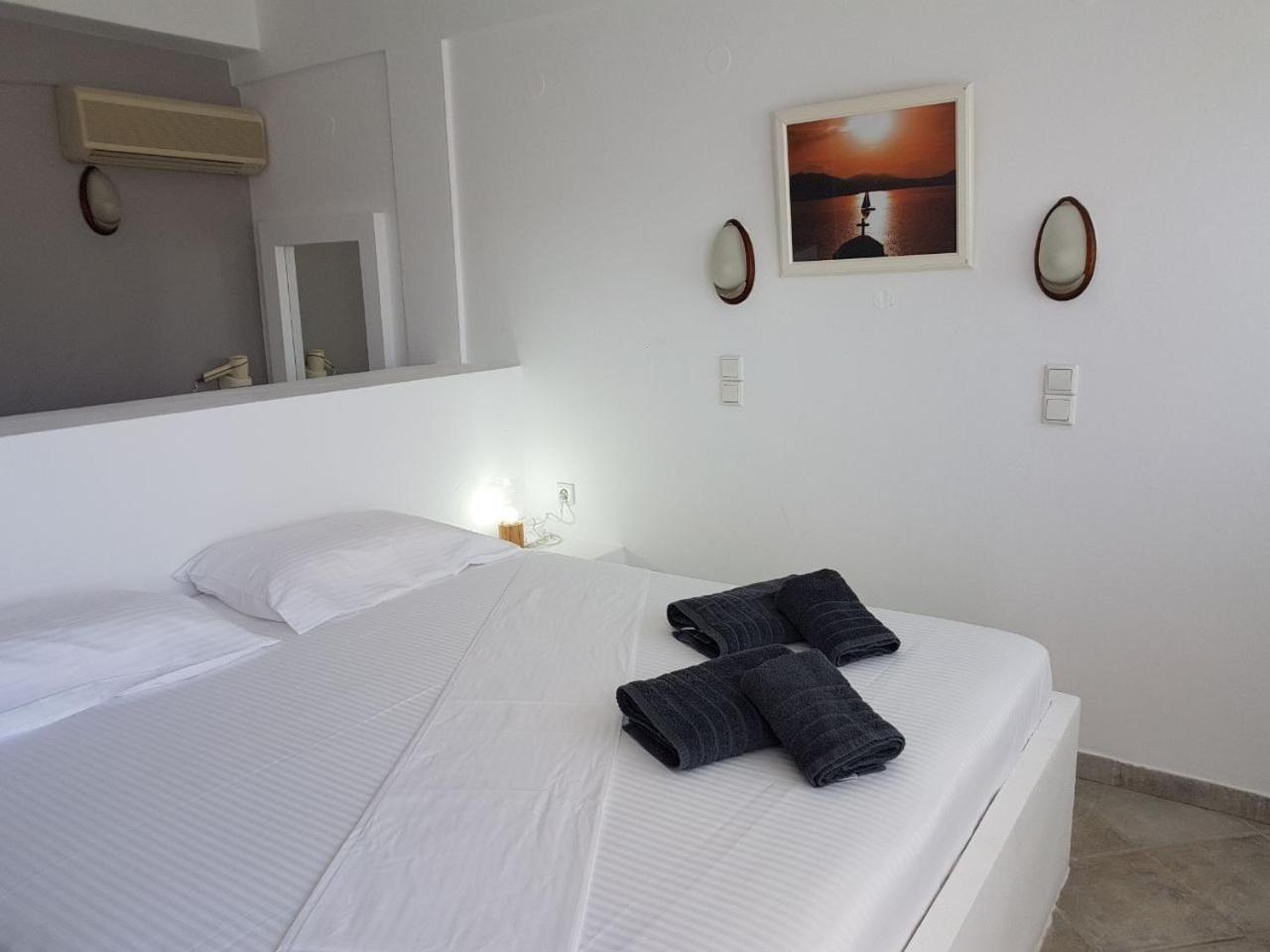 Lagada Beach Hotel Adámas Eksteriør bilde