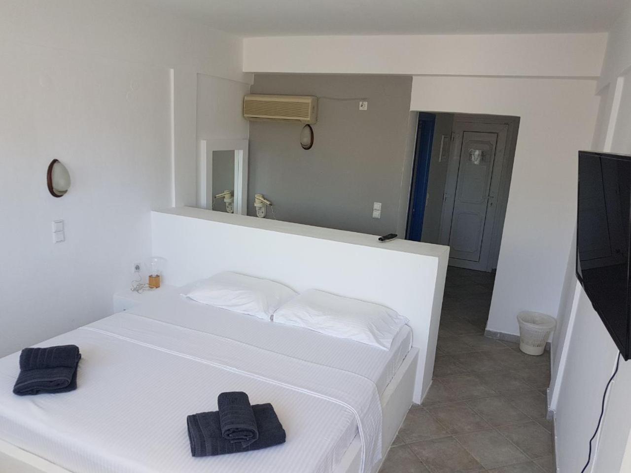 Lagada Beach Hotel Adámas Eksteriør bilde