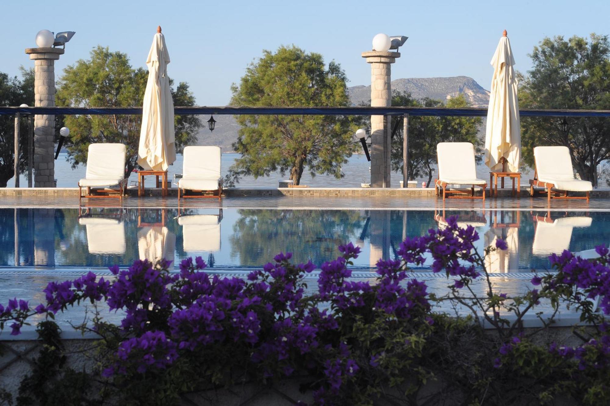 Lagada Beach Hotel Adámas Eksteriør bilde