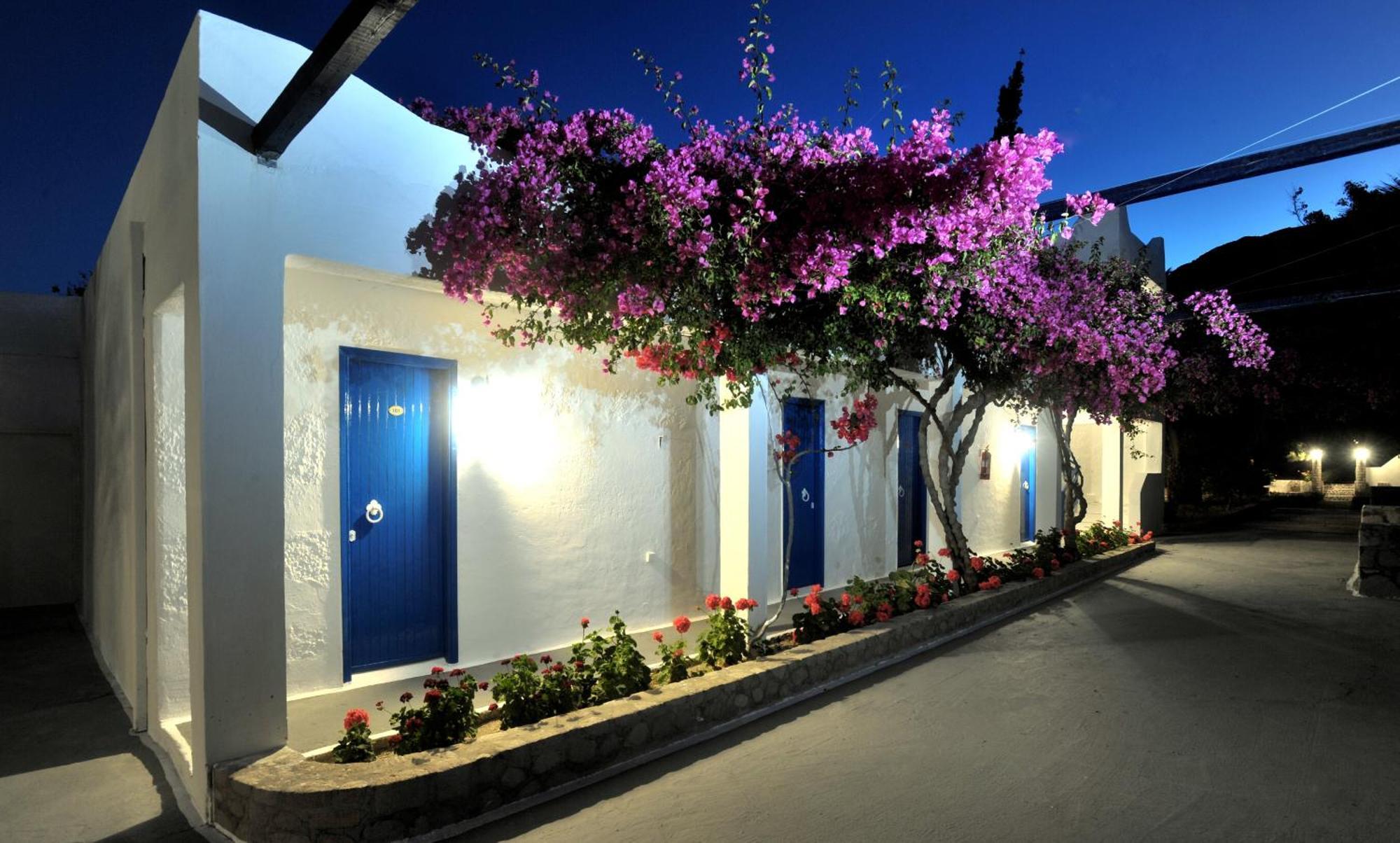 Lagada Beach Hotel Adámas Eksteriør bilde