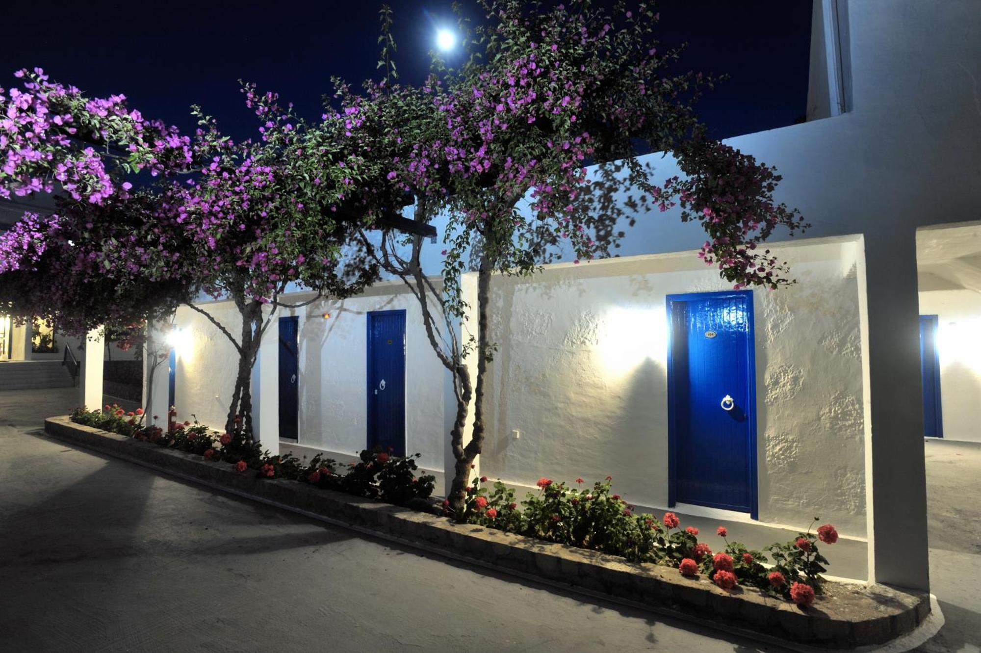 Lagada Beach Hotel Adámas Eksteriør bilde